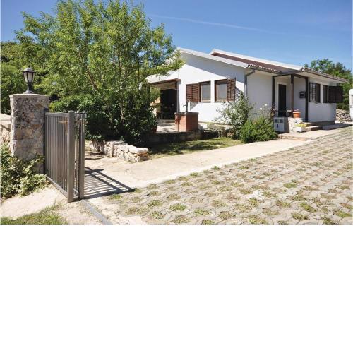 Awesome Home In Jezera With Wifi