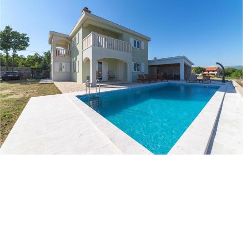 Awesome Home In Lovrec With Heated Swimming Pool