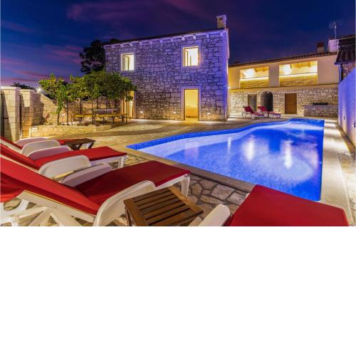 Awesome Home In Marcana With Kitchen