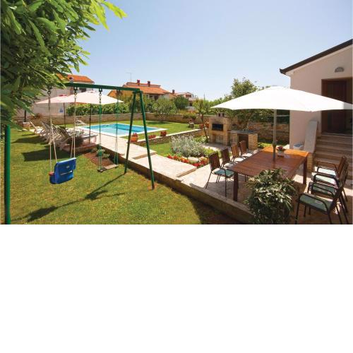 Awesome Home In Medulin With House Sea View