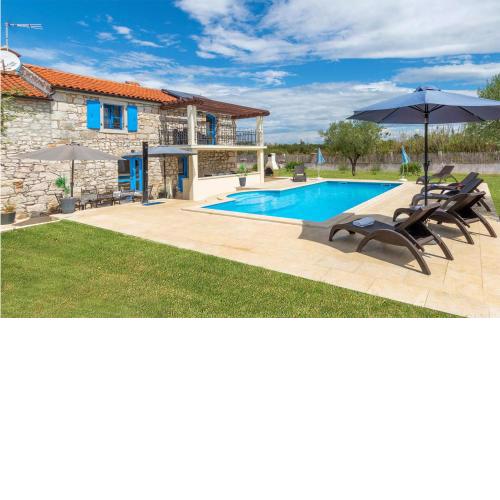 Awesome Home In Mihelici With Wifi