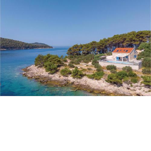 Awesome Home In Mikulina Luka With Wifi