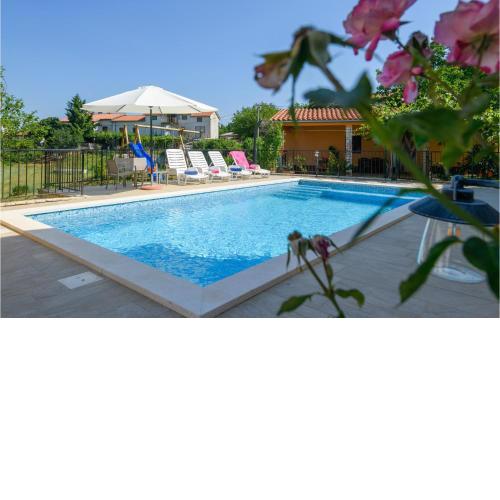 Awesome Home In Nedescina With Wifi