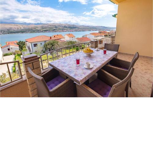 Awesome Home In Pag With Wifi