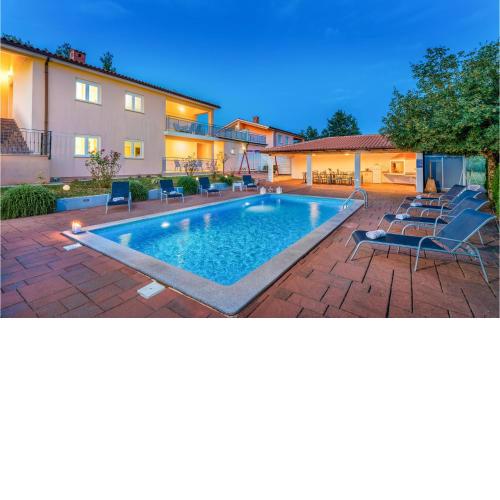 Awesome Home In Pazin With House A Panoramic View