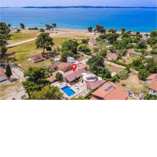 Awesome Home In Peroj With House A Panoramic View