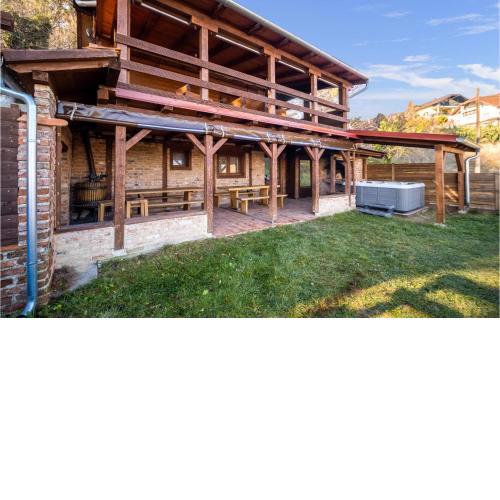 Awesome Home In Plesivica With Jacuzzi