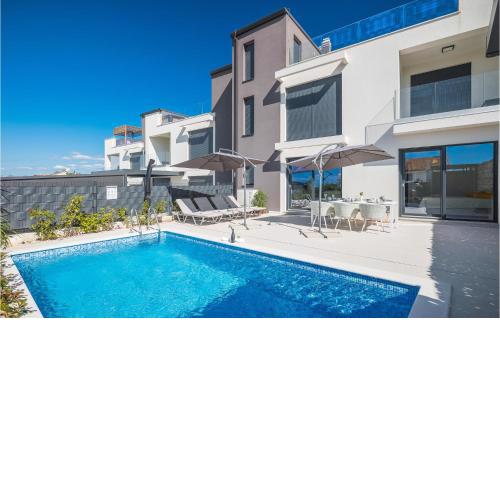 Awesome Home In Radmani With Wifi