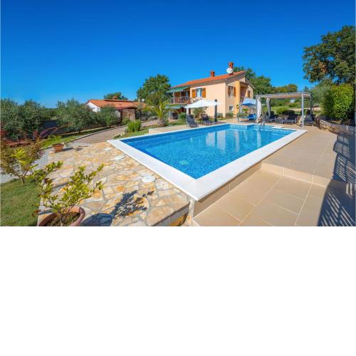 Awesome Home In Radmani With Wifi