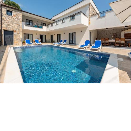 Awesome Home In Rastane Gornje With Wifi
