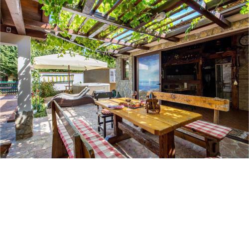 Awesome Home In Senj With Jacuzzi