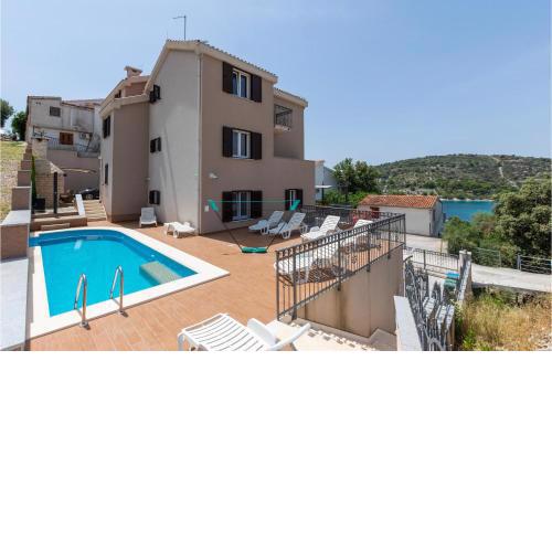 Awesome Home In Sevid With Wifi