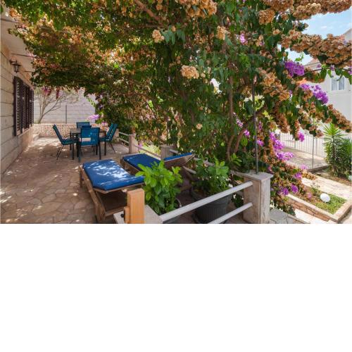 Awesome Home In Supetar With Wifi