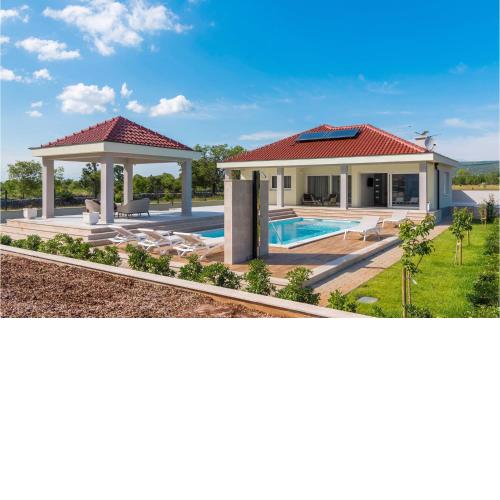 Awesome Home In Unesic With Outdoor Swimming Pool