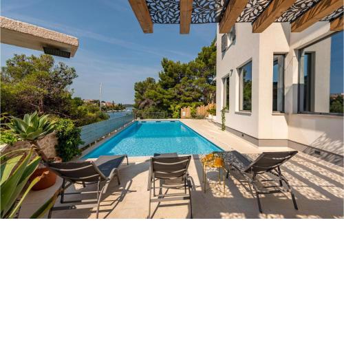 Awesome Home In Zaboric With Wifi