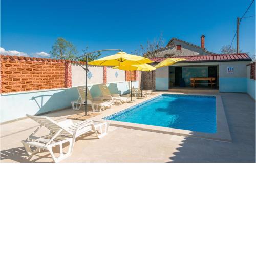 Awesome Home In Zminj With Outdoor Swimming Pool