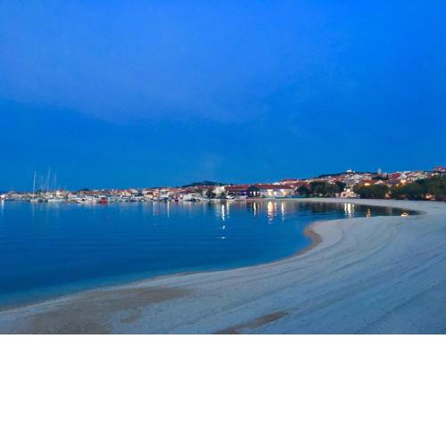 Beach apartment ANA with sea view, balcony, garden & bbq, Murter - Dalmatia