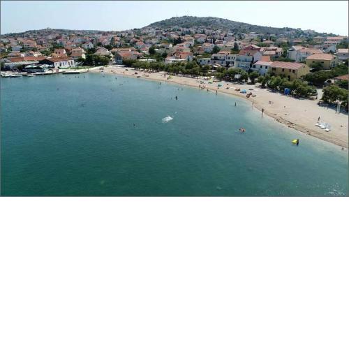 Beach apartment KATE with sea view, balcony and parking, MURTER, DALMATIA