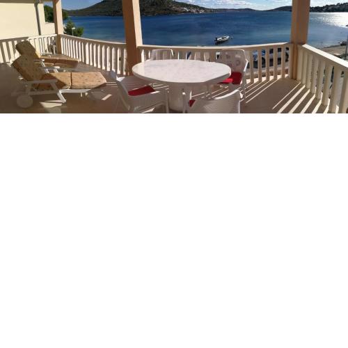 Beach Apartments Rogoznica