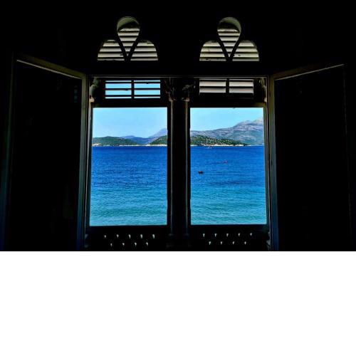 Beach front AmF Holiday Home