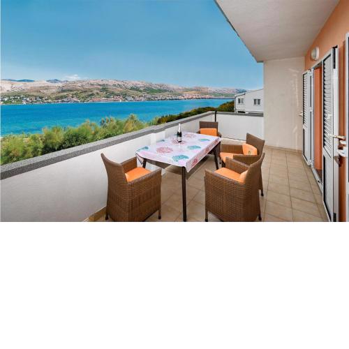 Beach Front Apartment In Pag With Wifi