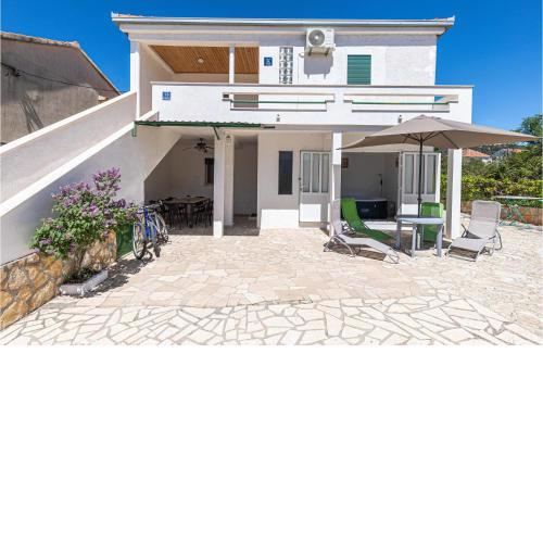 Beach Front Home In Vinisce With Wifi