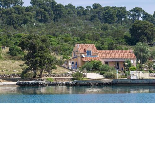 Beachfront Holiday House Zita