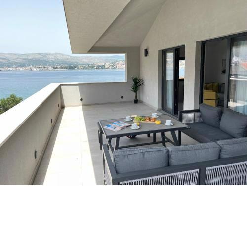 Beachfront house Olbia with private parking