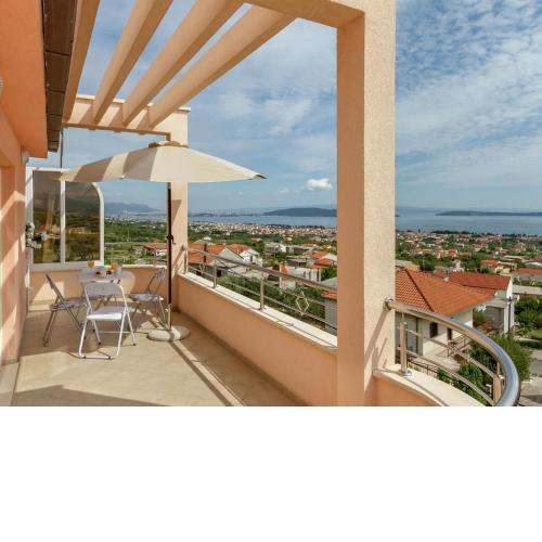 Beautiful apartment in between Split and Trogir