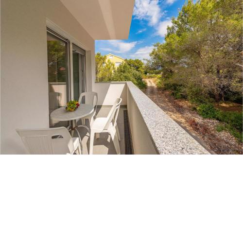 Beautiful Apartment In Bibinje With Wifi