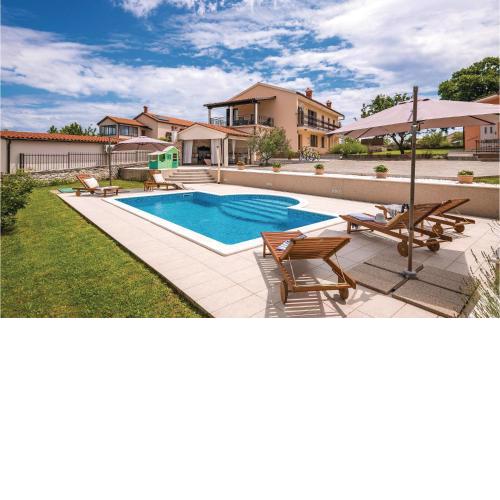 Beautiful Apartment In Hrboki With Wifi