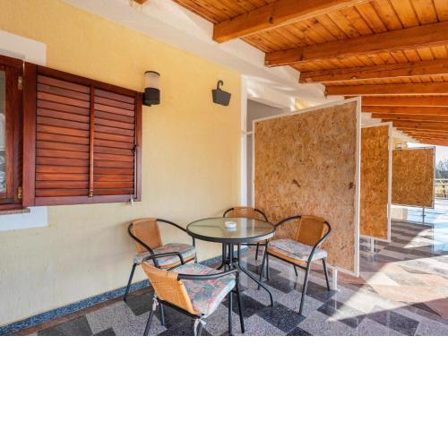 Beautiful Apartment in Jasenice near Sea