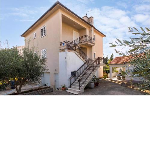Beautiful Apartment In Krk With Kitchen
