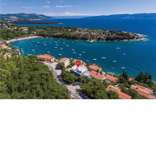 Beautiful Apartment In Labin With Kitchen