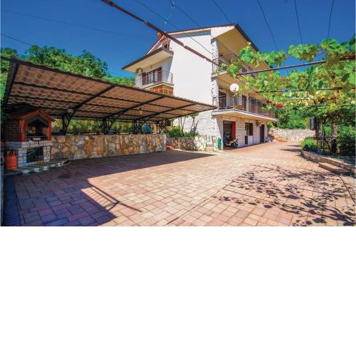 Beautiful Apartment In Lovran With Wifi