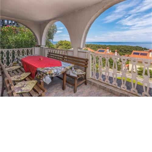 Beautiful Apartment In Mali Losinj With Wifi