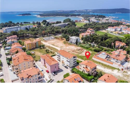 Beautiful Apartment In Medulin With Kitchen