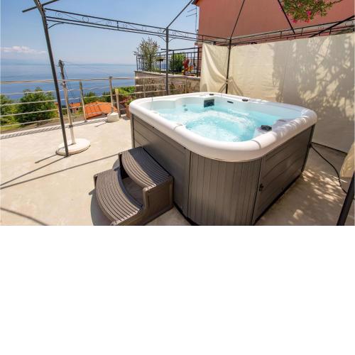 Beautiful Apartment In Moscenicka Draga With Wifi