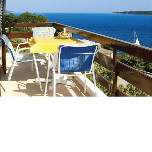 Beautiful Apartment In Prizba With Wifi