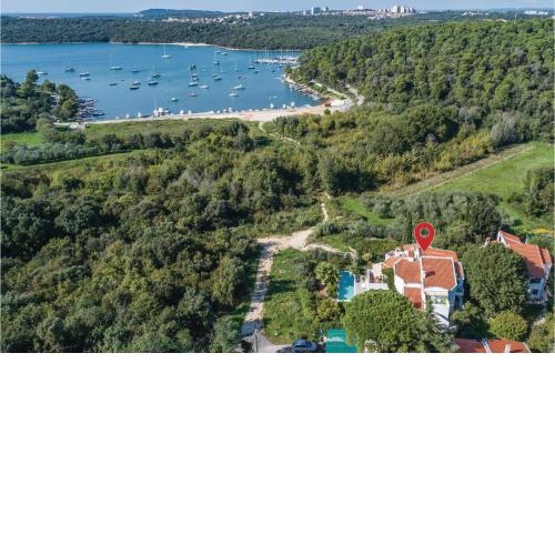 Beautiful Apartment In Pula With House Sea View