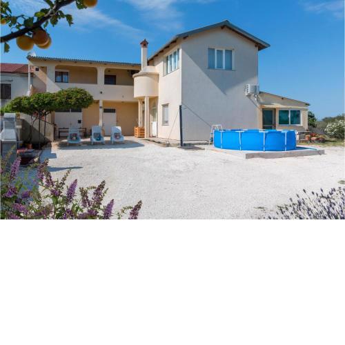 Beautiful Apartment In Pula