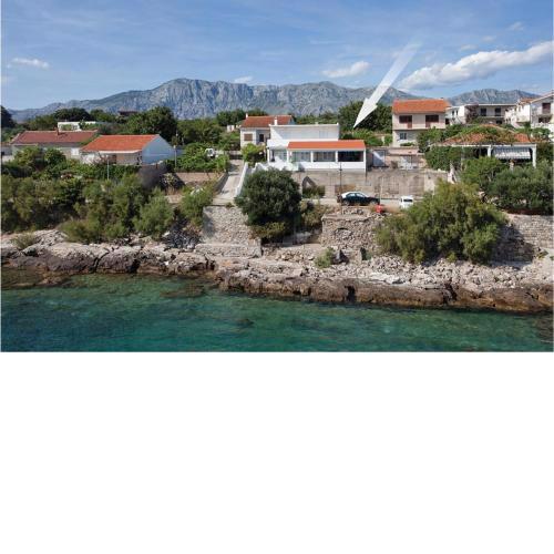 Beautiful Apartment In Sucuraj With 1 Bedrooms And Wifi