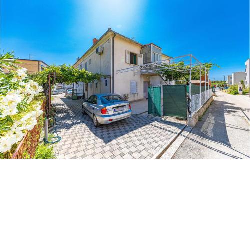 Beautiful Apartment In Trogir With Kitchen