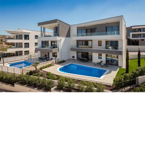 Beautiful Apartment In Zidarici With Wifi