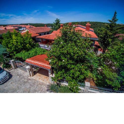 Beautiful-Banjole-Beachside-Apartment-A2-150m-from-the-beach