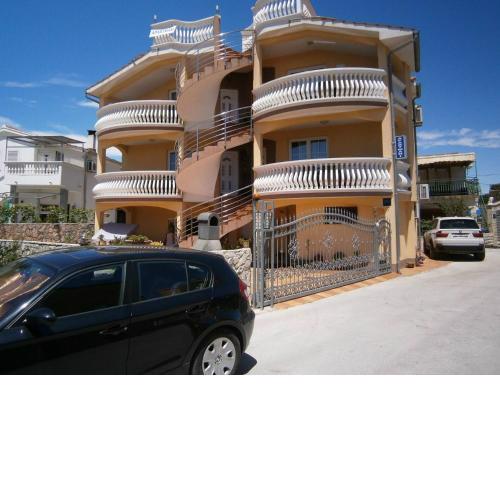 Beautiful holiday apartment Sanela for relaxed vacation