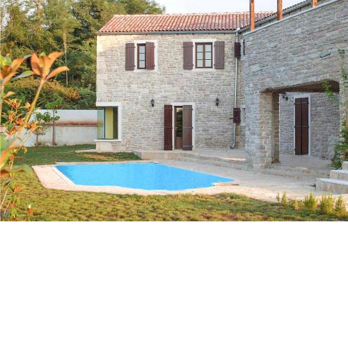 Beautiful Home In Brajkovici With Sauna