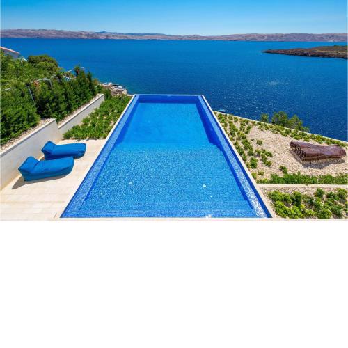 Beautiful Home In Cesarica With House Sea View