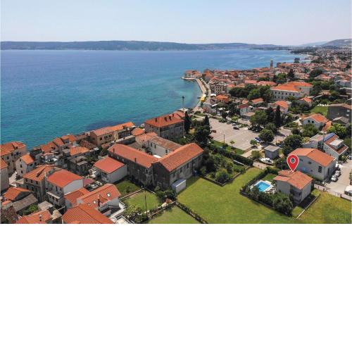 Beautiful Home In Kastel Stari With Wifi