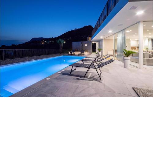 Beautiful Home In Klis With Wifi
